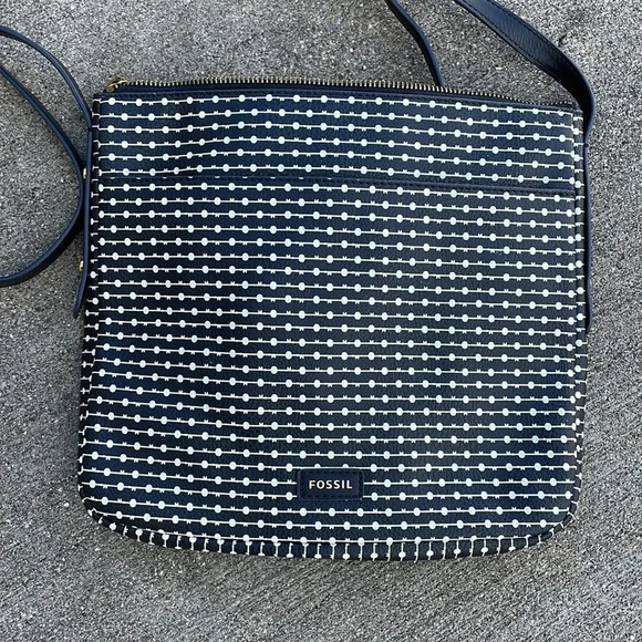 Fossil Crossbody Black White Geometric Fiona Gemma - Picture 2 of 6